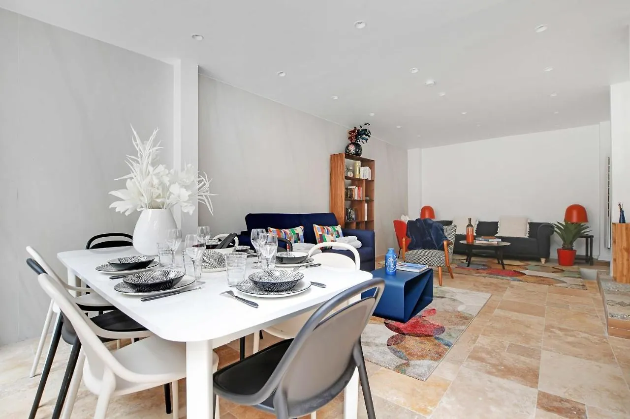 Amazing Apartment 10P3Br Beaubourg - Centre De Paris 0*,  Frankrig